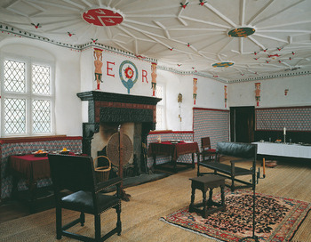 Plas Mawr hall.jpg